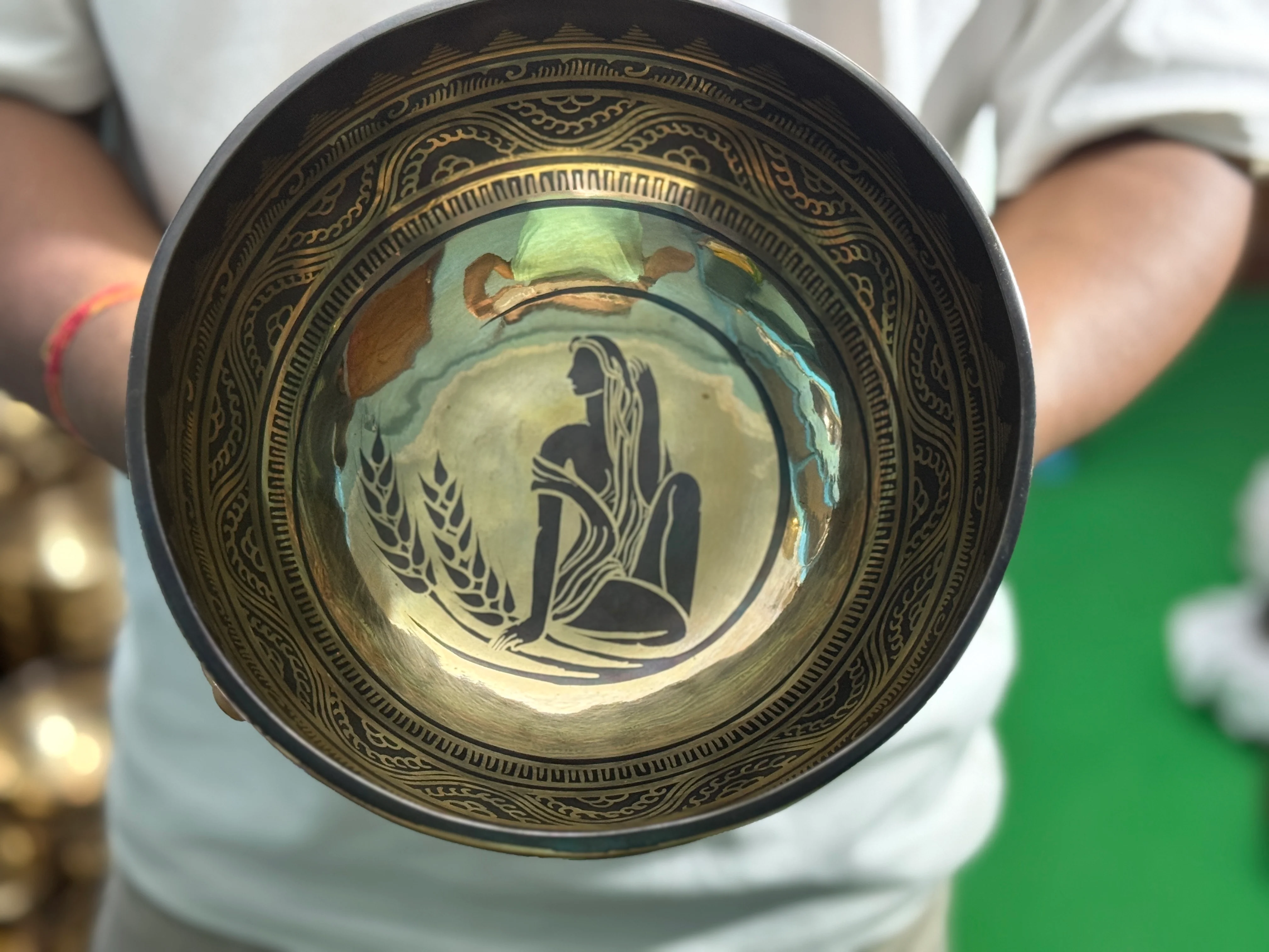 The Virgo Singing Bowl - 9 inch Large | Handmade In Nepal - Image 22