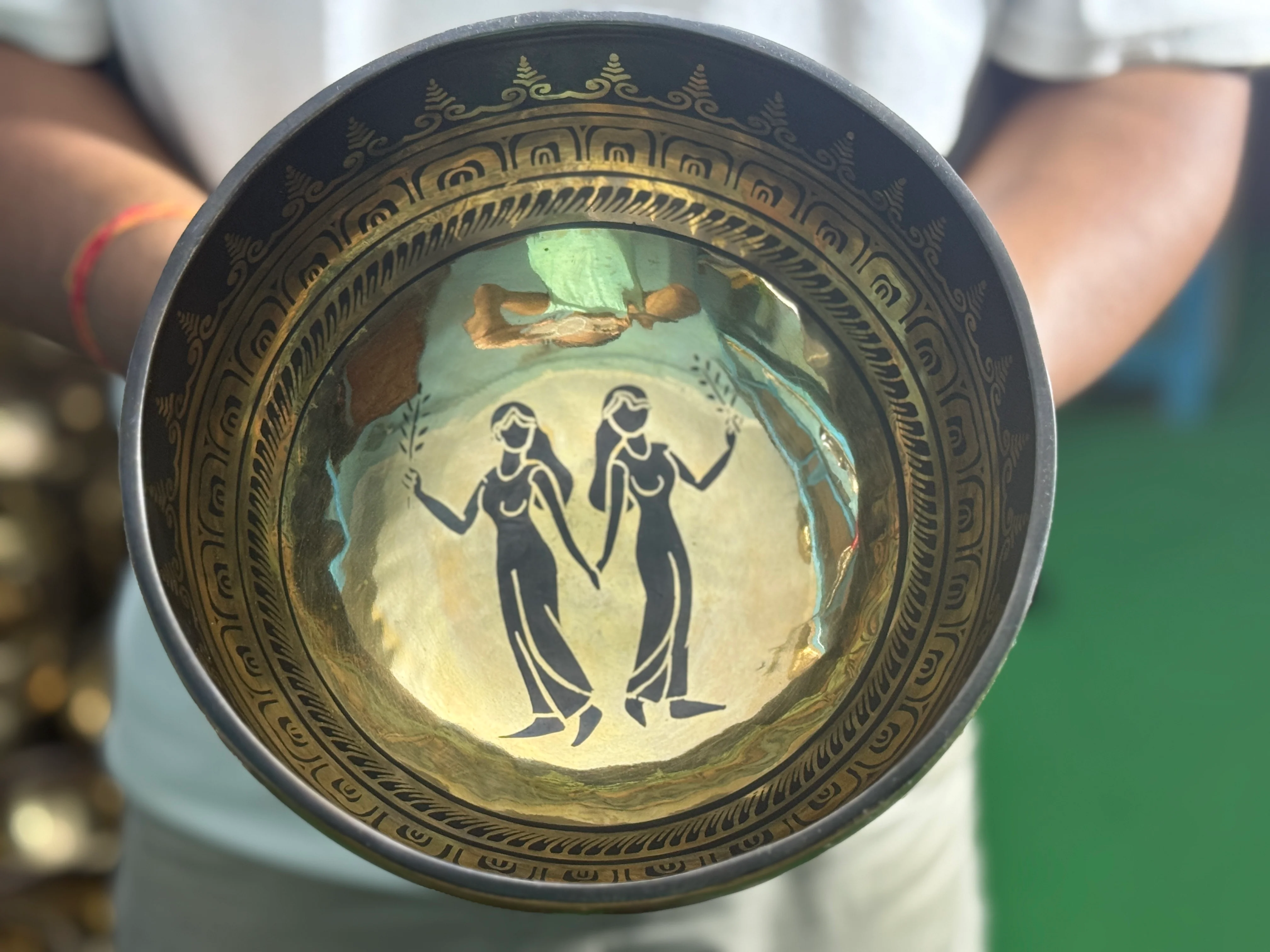 The Gemni Singing Bowl - 9 inch Large | Handmade In Nepal - Image 30