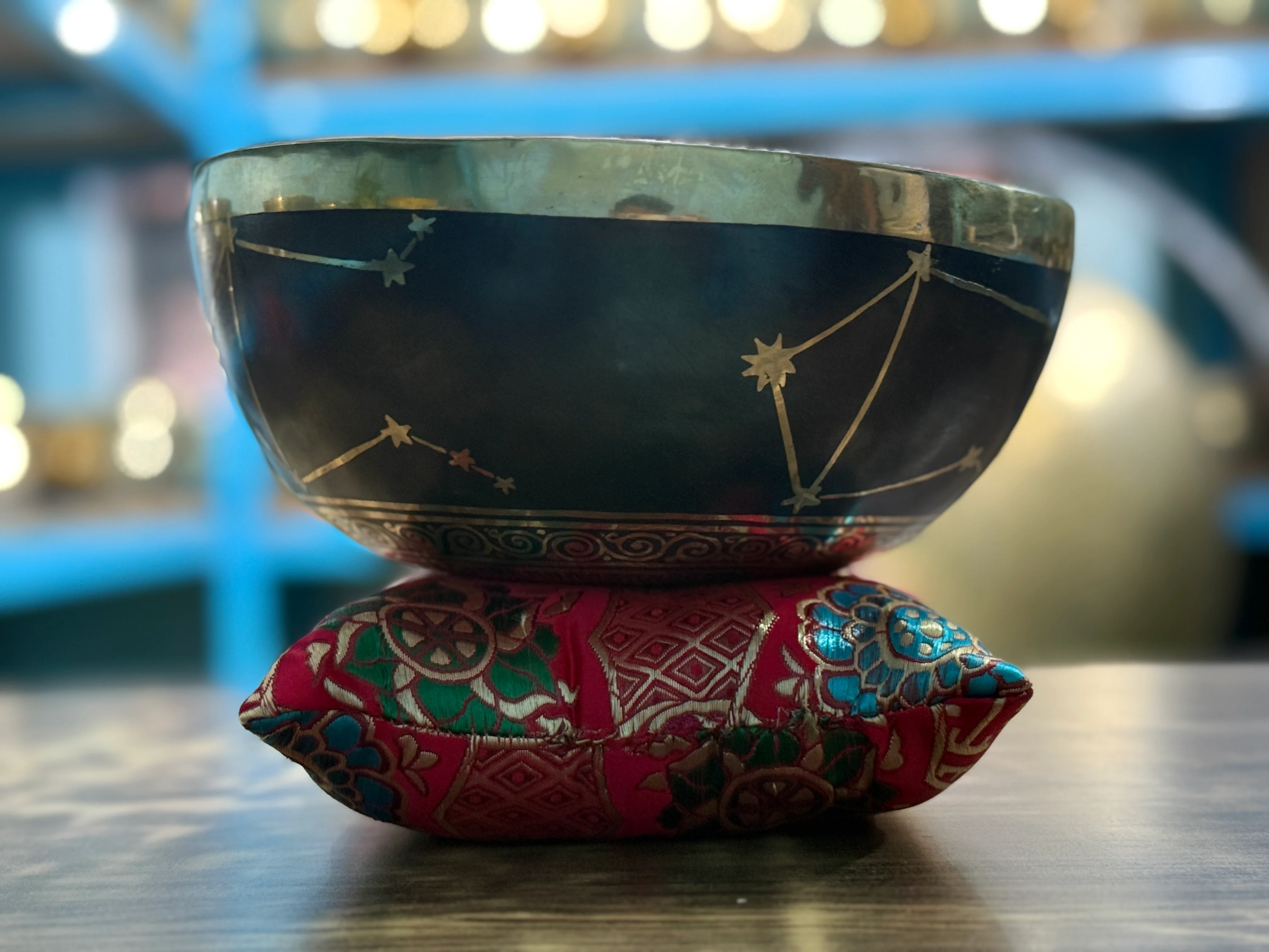 The Libra Singing Bowl - 9 inch Large | Handmade In Nepal - Image 6